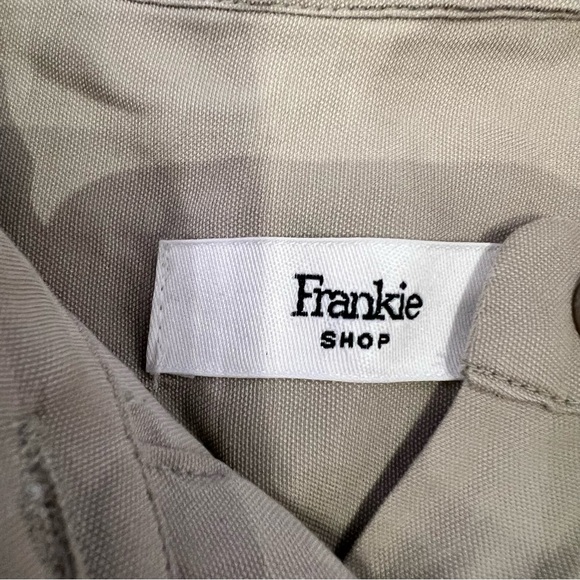 The Frankie Shop
Long Sleeve Button-Up Top
Size: M - Picture 13 of 14